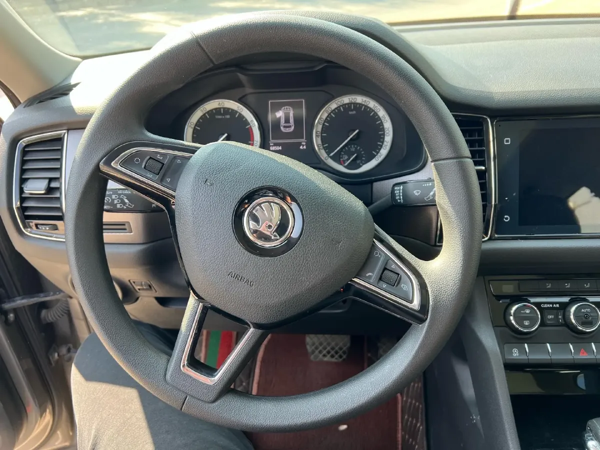 2017 Skoda Kodiak 1.8T 180HP L4 7DCT,autocango,china used car exporter,china ev exporter,chinese used car exporter,chinese used ev exporter