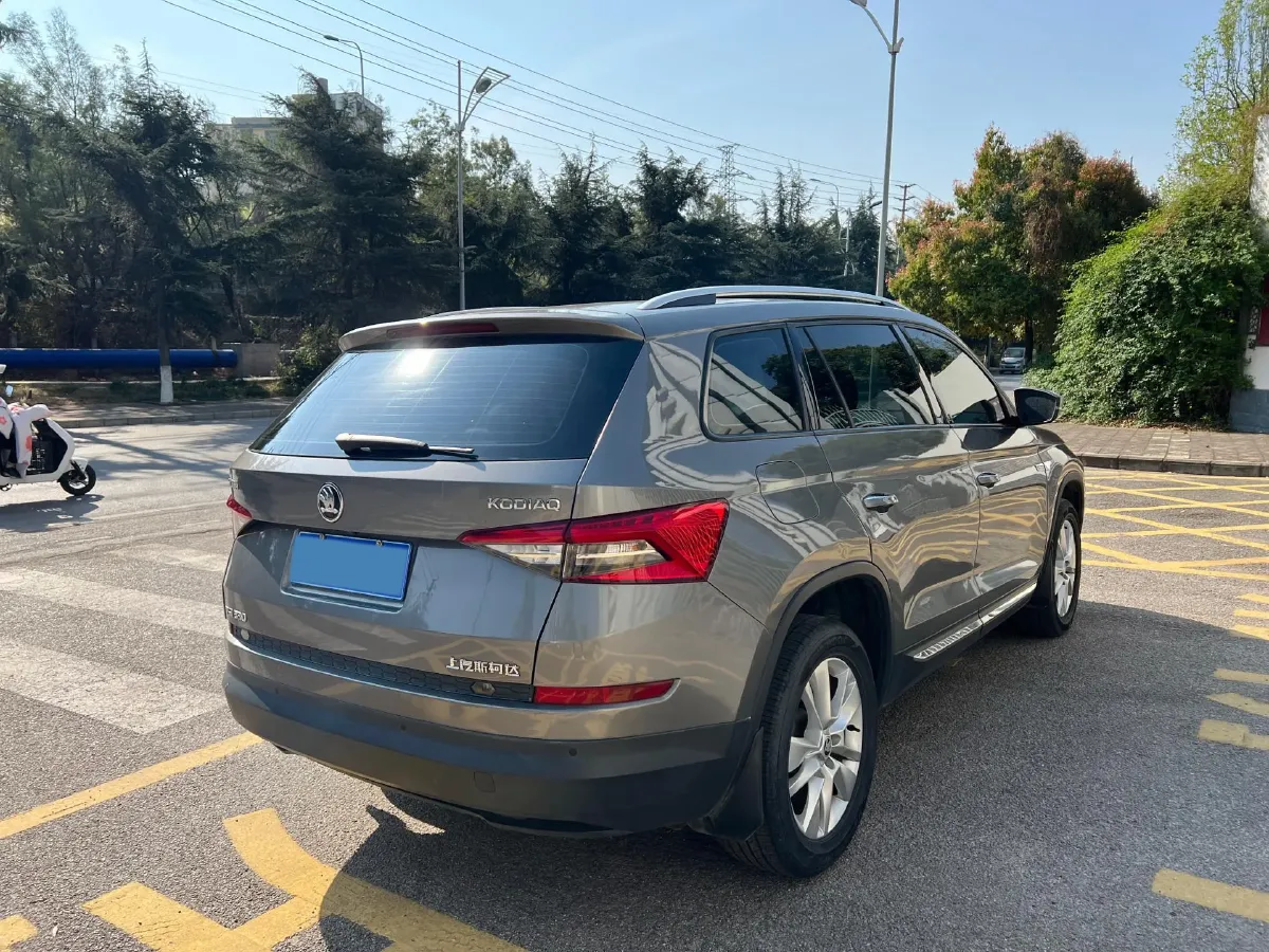 2017 Skoda Kodiak 1.8T 180HP L4 7DCT,autocango,china used car exporter,china ev exporter,chinese used car exporter,chinese used ev exporter