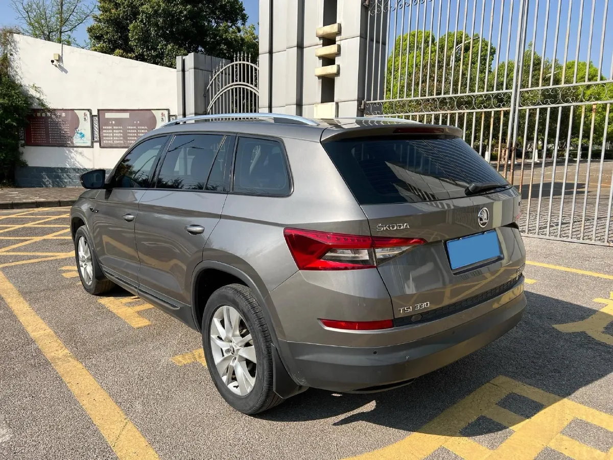 2017 Skoda Kodiak 1.8T 180HP L4 7DCT,autocango,china used car exporter,china ev exporter,chinese used car exporter,chinese used ev exporter