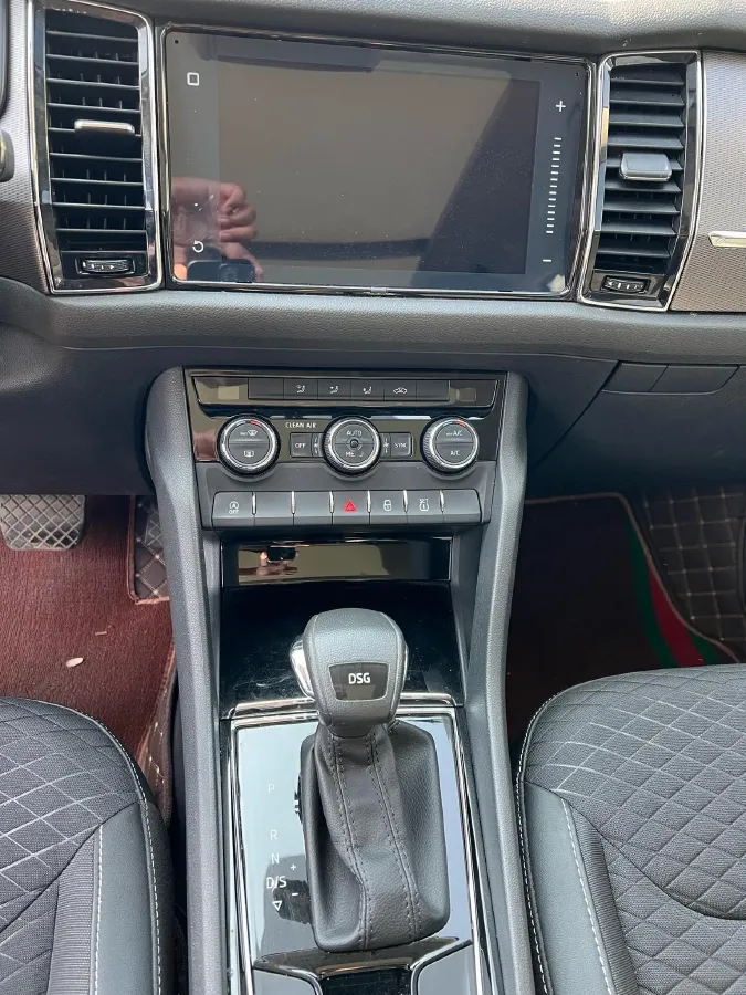 2017 Skoda Kodiak 1.8T 180HP L4 7DCT,autocango,china used car exporter,china ev exporter,chinese used car exporter,chinese used ev exporter