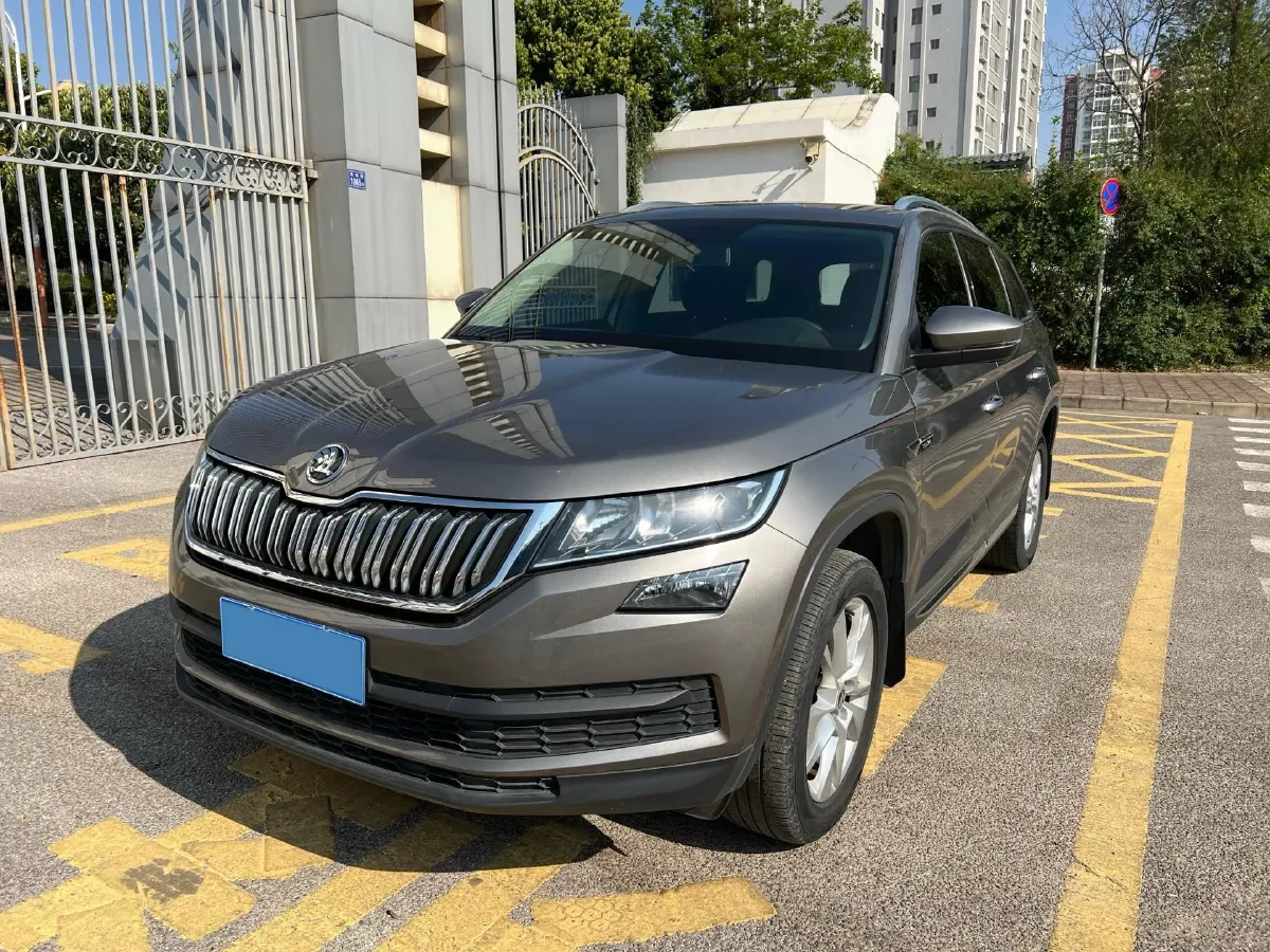 2017 Skoda Kodiak 1.8T 180HP L4 7DCT,autocango,china used car exporter,china ev exporter,chinese used car exporter,chinese used ev exporter