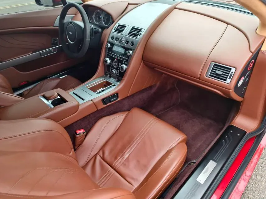 2012 Aston Martin V12 Vantage 6.0L 517HP V12 6MT,autocango,china used car exporter,china ev exporter,chinese used car exporter,chinese used ev exporter