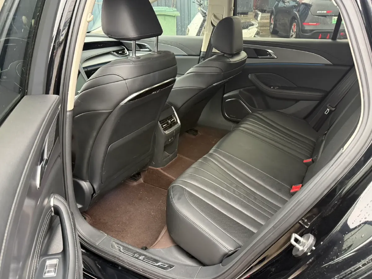 2024 HongQi H5 2.0T 224HP L4 8AT,autocango,china used car exporter,china ev exporter,chinese used car exporter,chinese used ev exporter