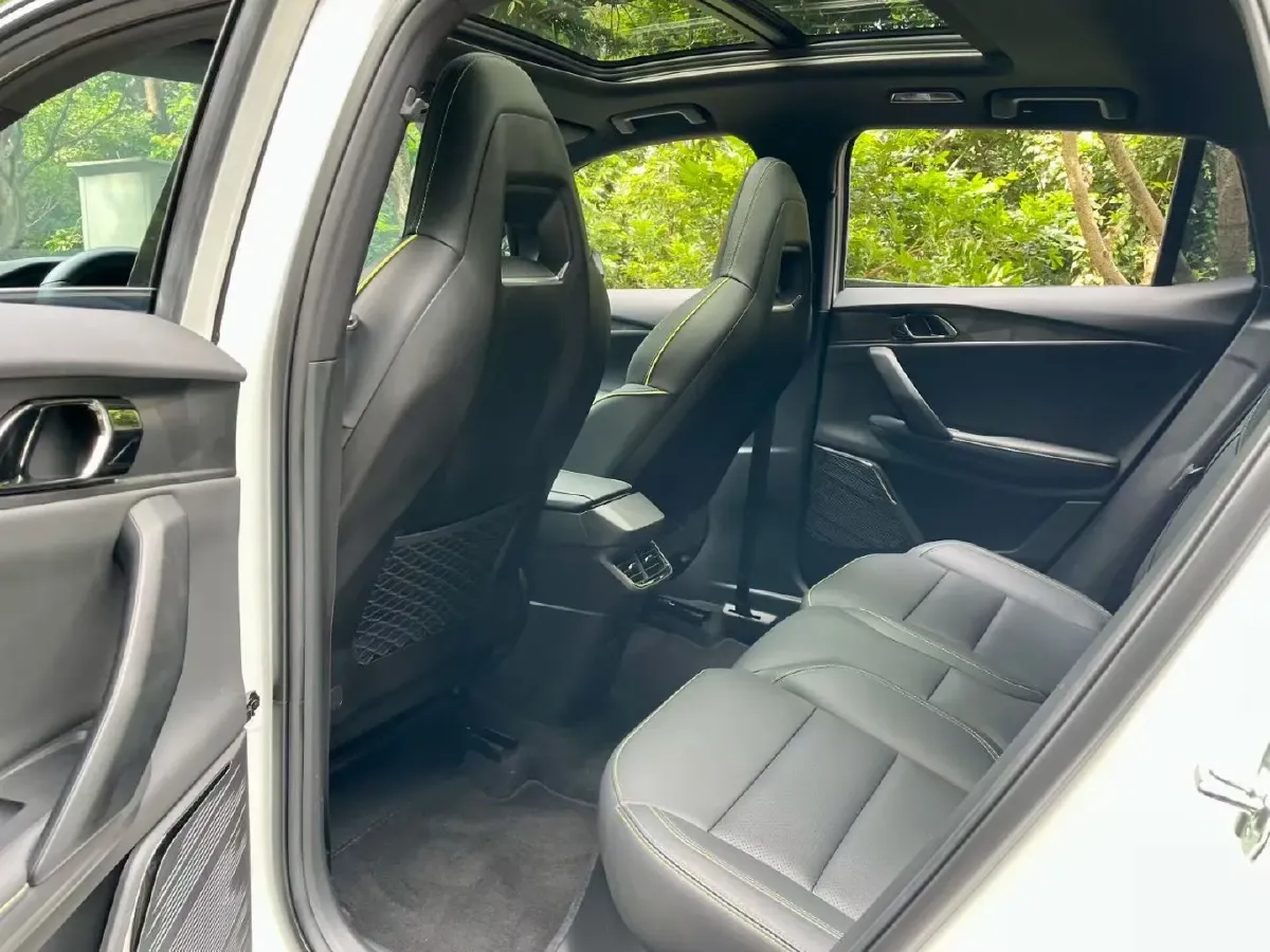 2023 LYNK&CO 06 1.5T 181HP L4 7DCT,autocango,china used car exporter,china ev exporter,chinese used car exporter,chinese used ev exporter