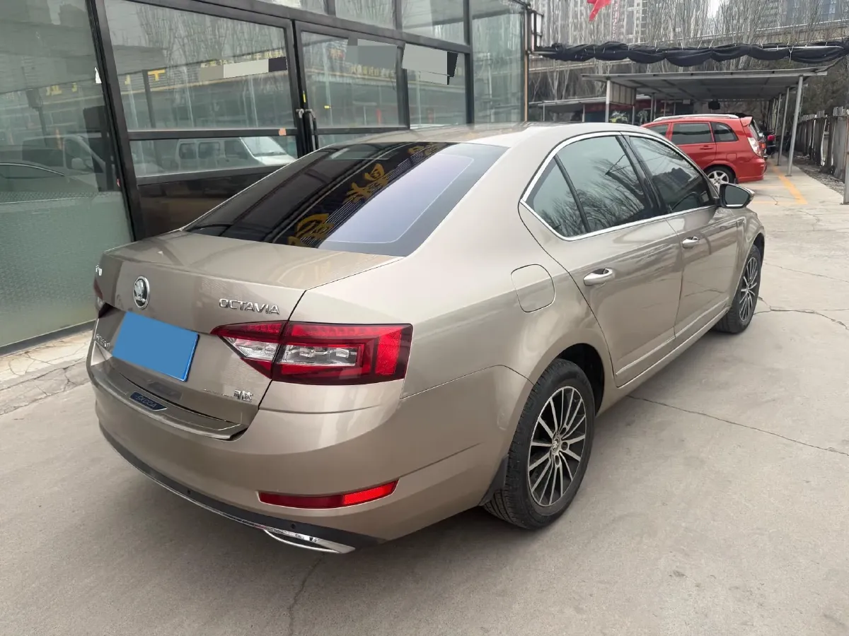 2018 Skoda Octavia 1.2T 116HP L4 7DCT,autocango,china used car exporter,china ev exporter,chinese used car exporter,chinese used ev exporter