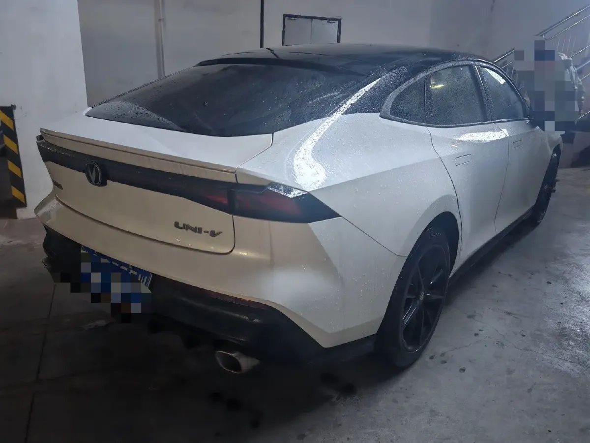 2023 ChangAn UNI-V 1.5T 188HP L4 7DCT,autocango,china used car exporter,china ev exporter,chinese used car exporter,chinese used ev exporter