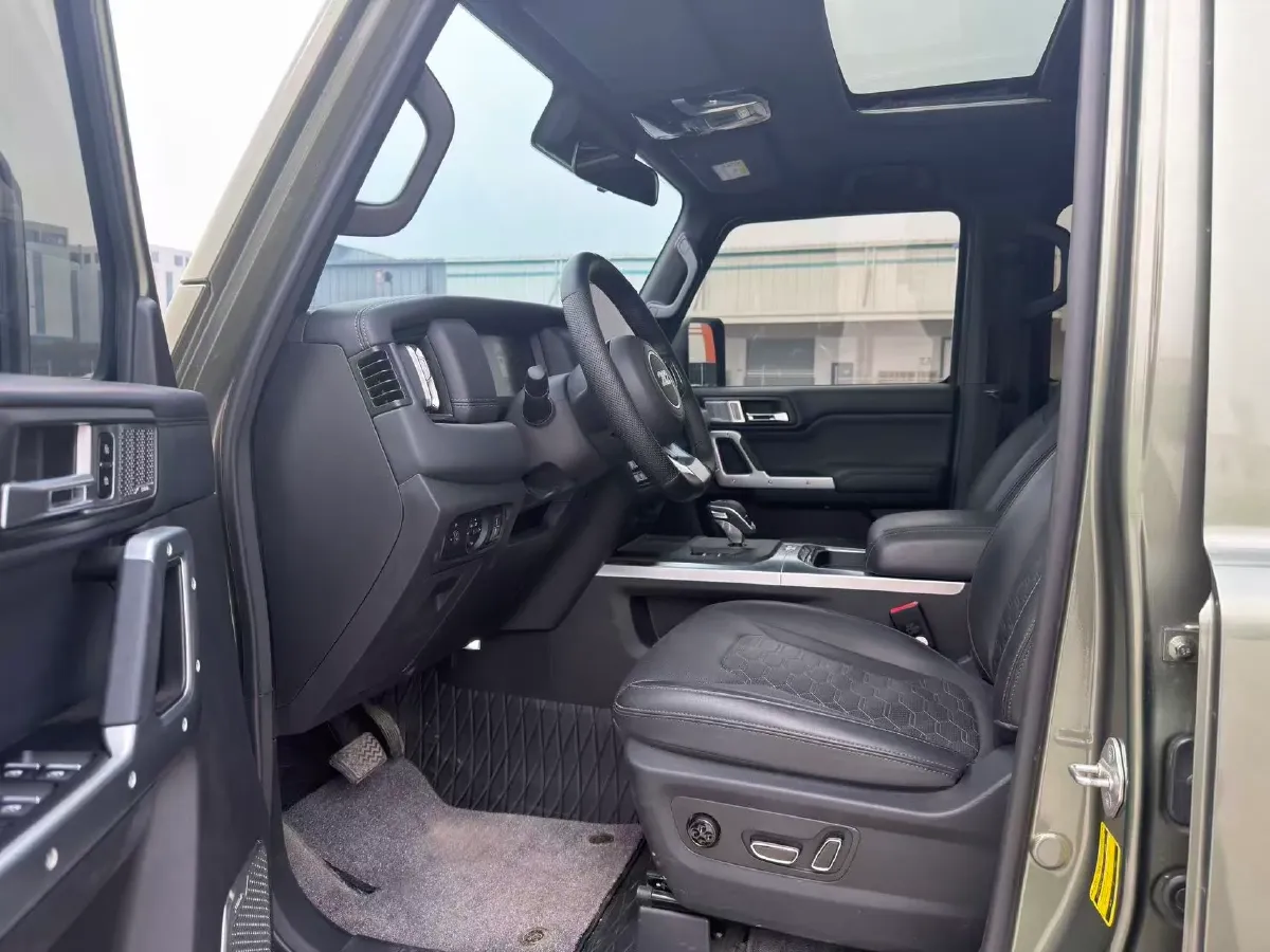 2024 212 212 T01 2.0T 252HP L4 8AT,autocango,china used car exporter,china ev exporter,chinese used car exporter,chinese used ev exporter