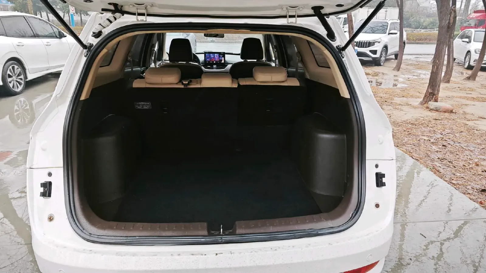 2017 BaoJun 310W 1.5L 112HP L4 6MT,autocango,china used car exporter,china ev exporter,chinese used car exporter,chinese used ev exporter