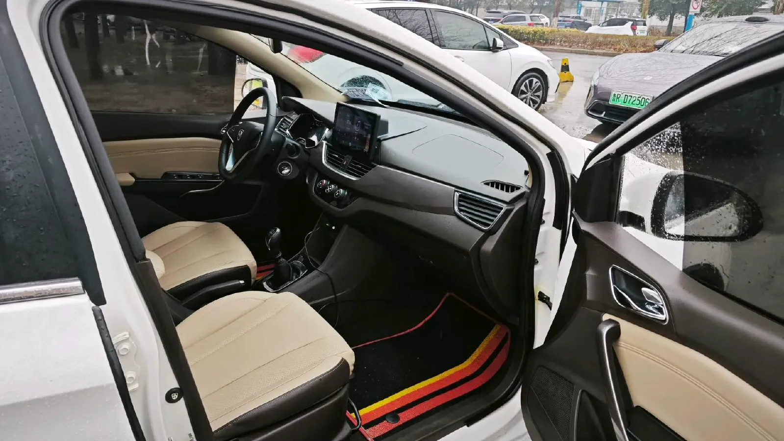 2017 BaoJun 310W 1.5L 112HP L4 6MT,autocango,china used car exporter,china ev exporter,chinese used car exporter,chinese used ev exporter