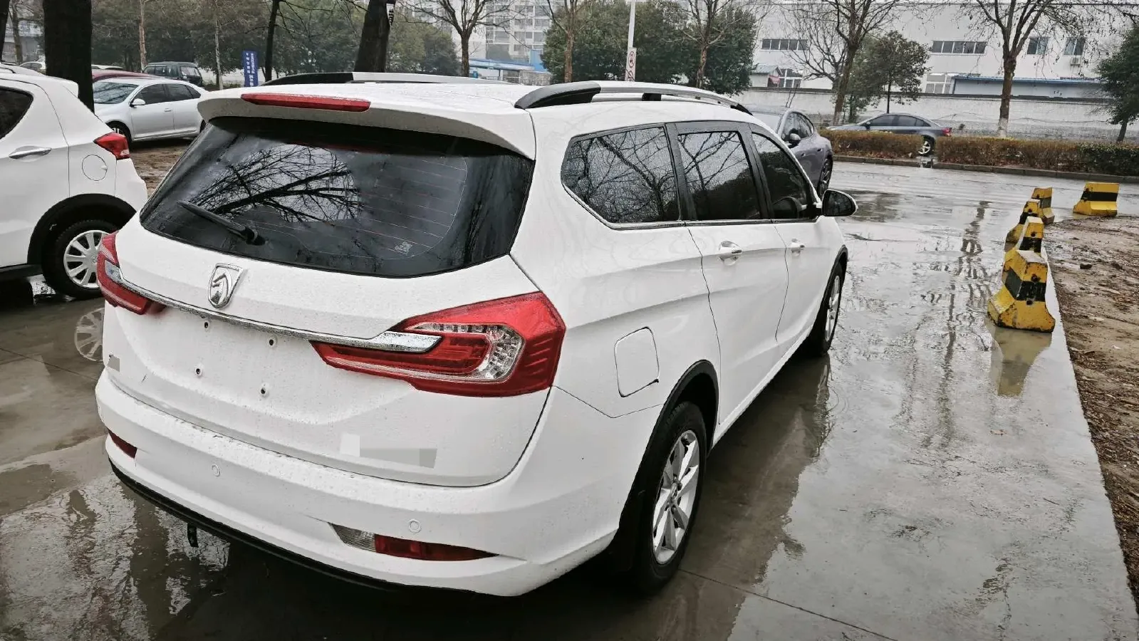 2017 BaoJun 310W 1.5L 112HP L4 6MT,autocango,china used car exporter,china ev exporter,chinese used car exporter,chinese used ev exporter