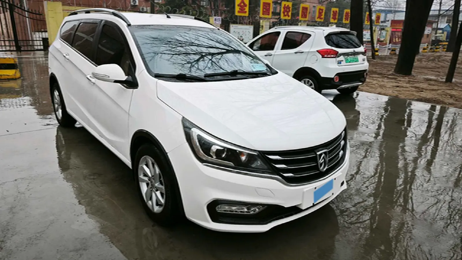 2017 BaoJun 310W 1.5L 112HP L4 6MT,autocango,china used car exporter,china ev exporter,chinese used car exporter,chinese used ev exporter