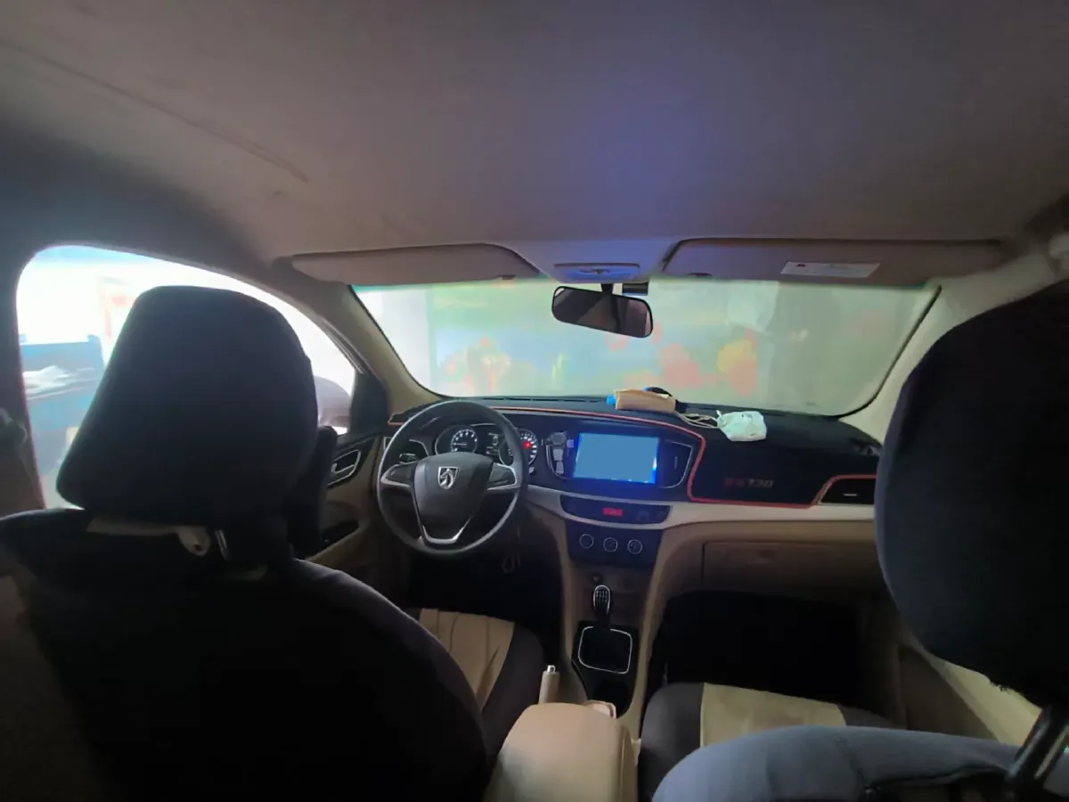 2021 BaoJun 730 1.5L 105HP L4 6MT,autocango,china used car exporter,china ev exporter,chinese used car exporter,chinese used ev exporter