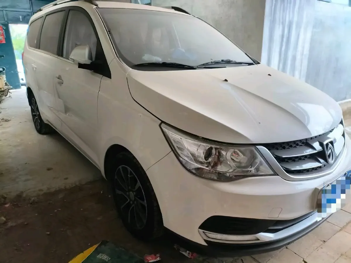 2021 BaoJun 730 1.5L 105HP L4 6MT,autocango,china used car exporter,china ev exporter,chinese used car exporter,chinese used ev exporter