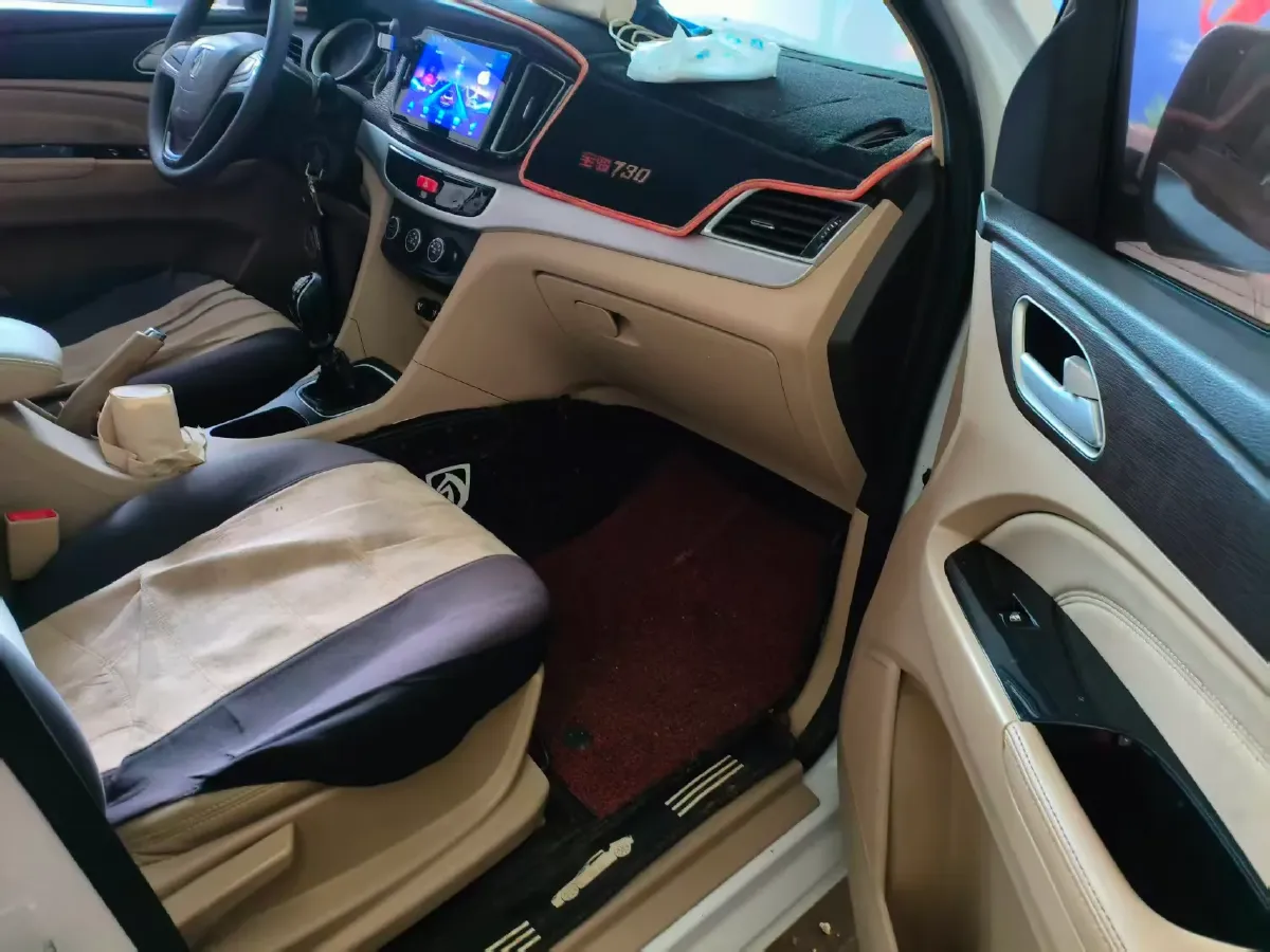 2021 BaoJun 730 1.5L 105HP L4 6MT,autocango,china used car exporter,china ev exporter,chinese used car exporter,chinese used ev exporter