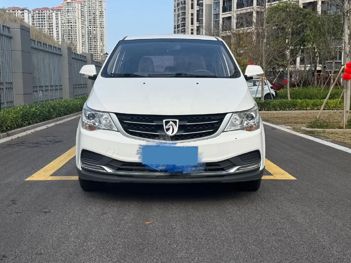 2019 BaoJun 730 1.5L 105HP L4 6MT,autocango,china used car exporter,china ev exporter,chinese used car exporter,chinese used ev exporter