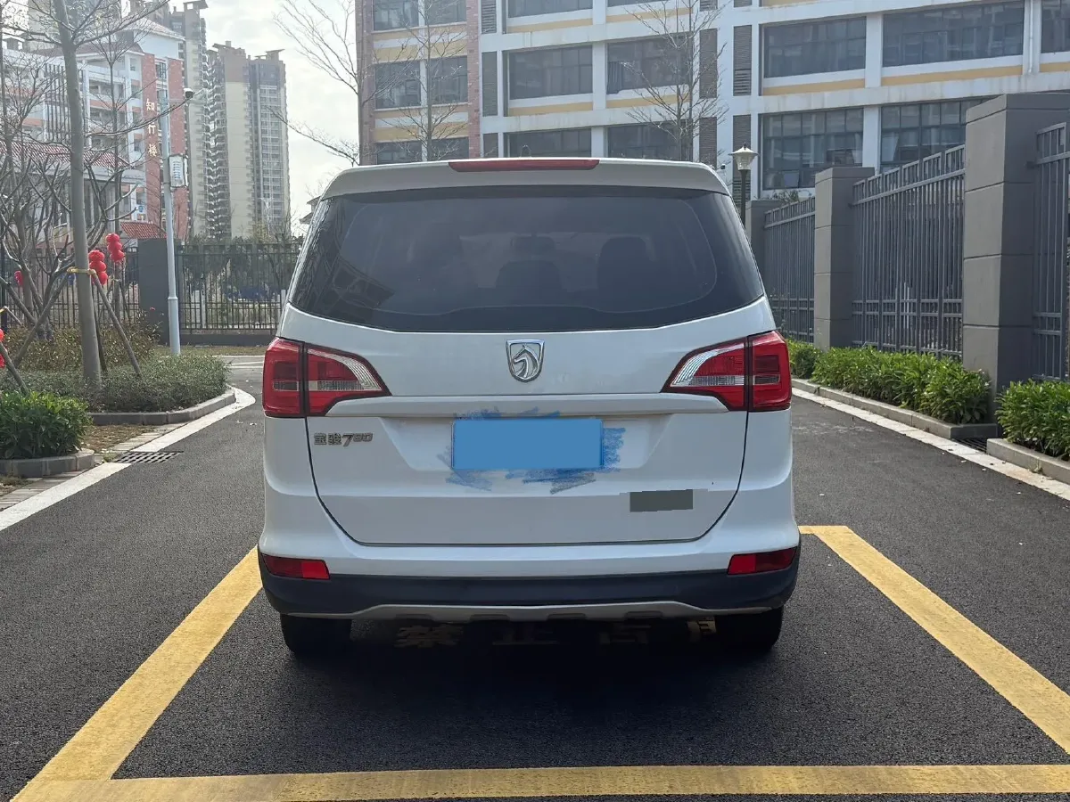 2019 BaoJun 730 1.5L 105HP L4 6MT,autocango,china used car exporter,china ev exporter,chinese used car exporter,chinese used ev exporter