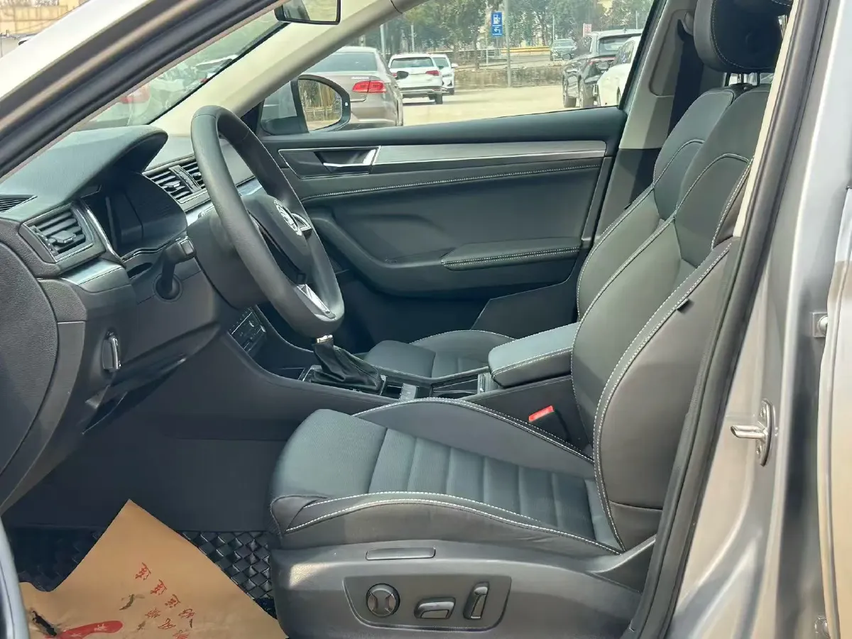 2023 Skoda Superb 1.4T 150HP L4 7DCT,autocango,china used car exporter,china ev exporter,chinese used car exporter,chinese used ev exporter