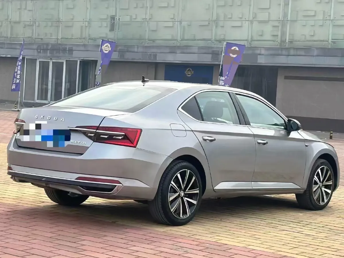 2023 Skoda Superb 1.4T 150HP L4 7DCT,autocango,china used car exporter,china ev exporter,chinese used car exporter,chinese used ev exporter