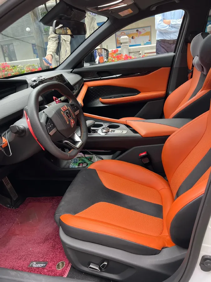 2023 ChangAn UNI-V 2.0T 233HP L4 8AT,autocango,china used car exporter,china ev exporter,chinese used car exporter,chinese used ev exporter