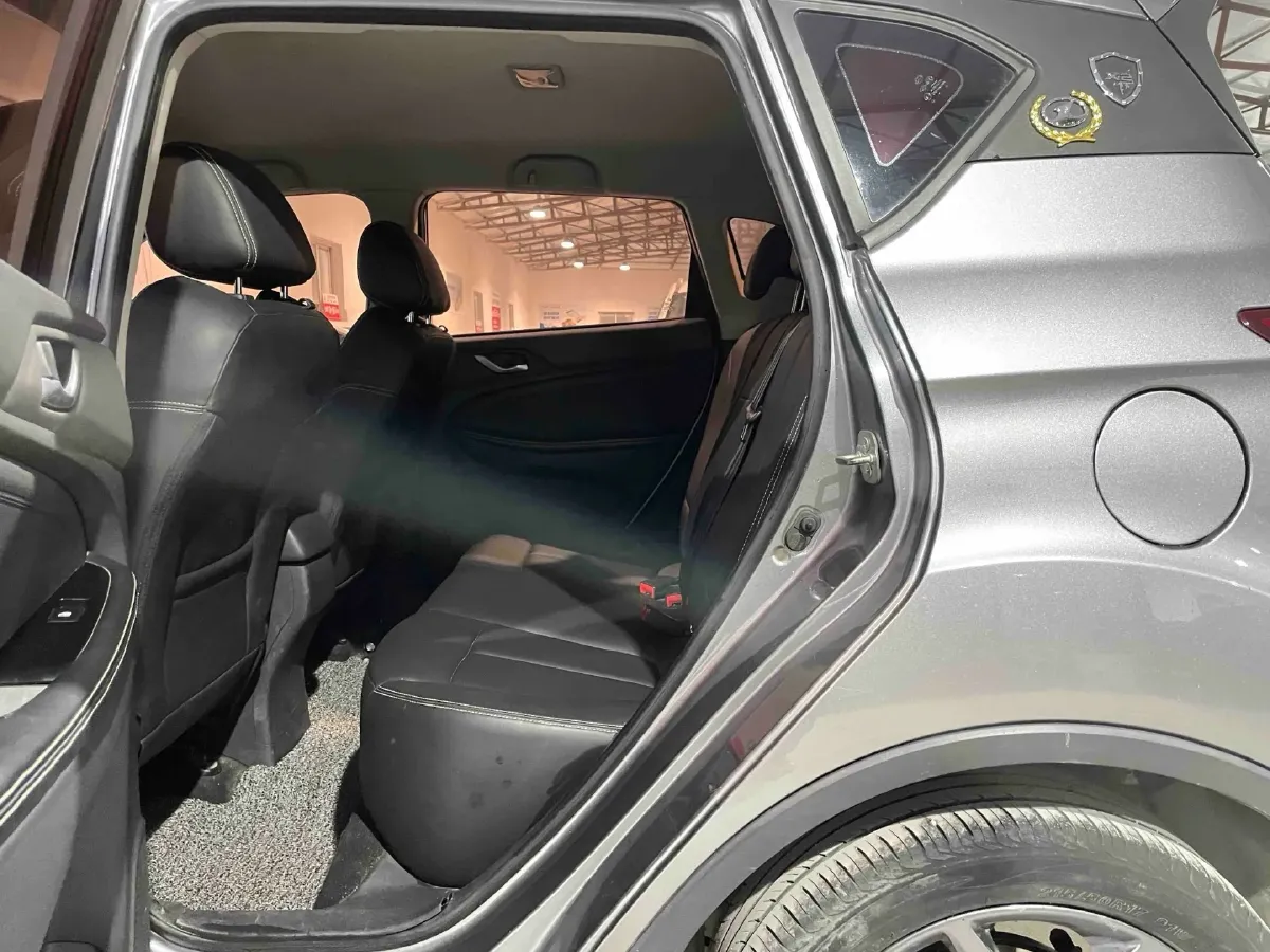 2017 Landwind X2 1.6L 125HP L4 5MT,autocango,china used car exporter,china ev exporter,chinese used car exporter,chinese used ev exporter