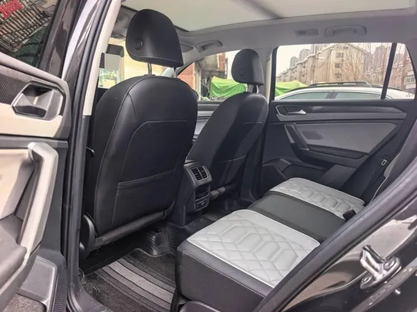 2025 Volkswagen Tayron 2.0T 186HP L4 7DCT,autocango,china used car exporter,china ev exporter,chinese used car exporter,chinese used ev exporter