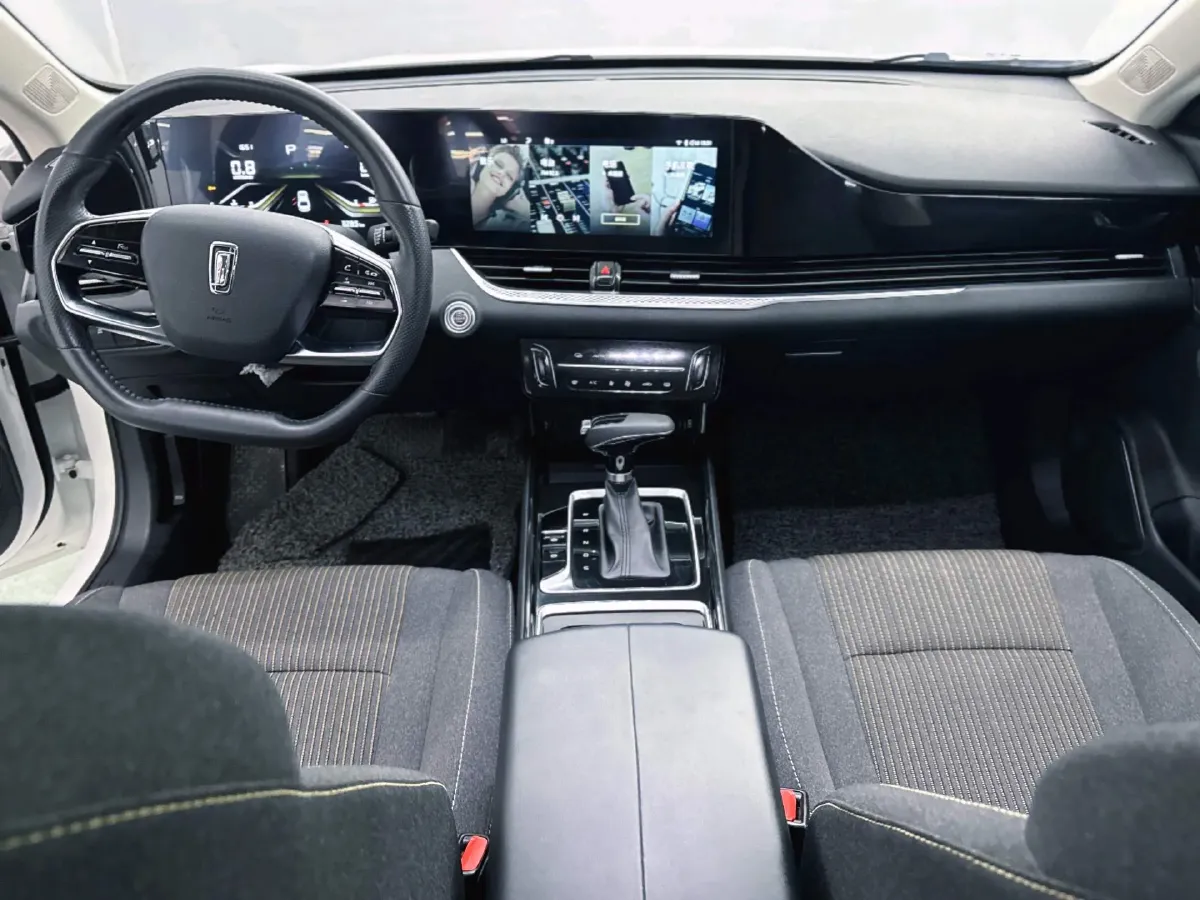 2022 Bestune B70 1.5T 169HP L4 7DCT,autocango,china used car exporter,china ev exporter,chinese used car exporter,chinese used ev exporter