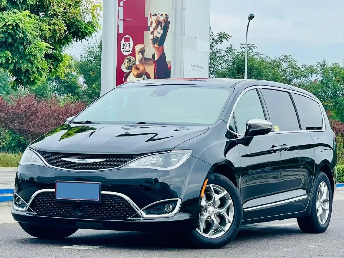 2017 Chrysler Pacifica 3.6L 279HP V6 9AT,autocango,china used car exporter,china ev exporter,chinese used car exporter,chinese used ev exporter