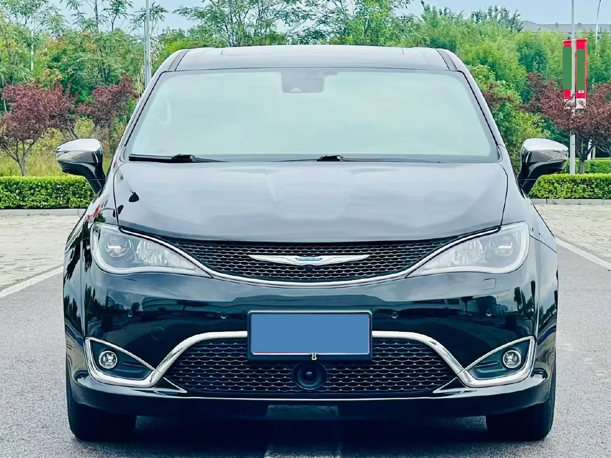 2017 Chrysler Pacifica 3.6L 279HP V6 9AT,autocango,china used car exporter,china ev exporter,chinese used car exporter,chinese used ev exporter