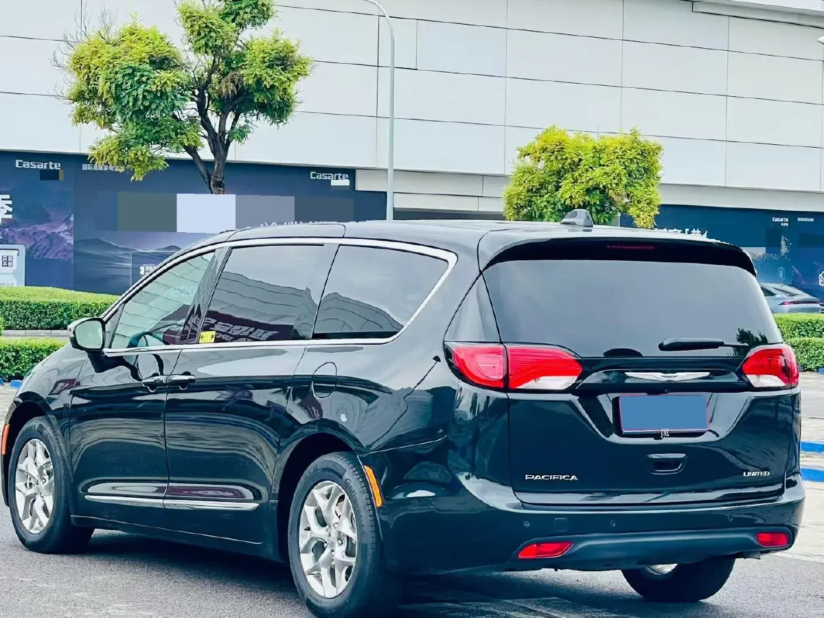 2017 Chrysler Pacifica 3.6L 279HP V6 9AT,autocango,china used car exporter,china ev exporter,chinese used car exporter,chinese used ev exporter