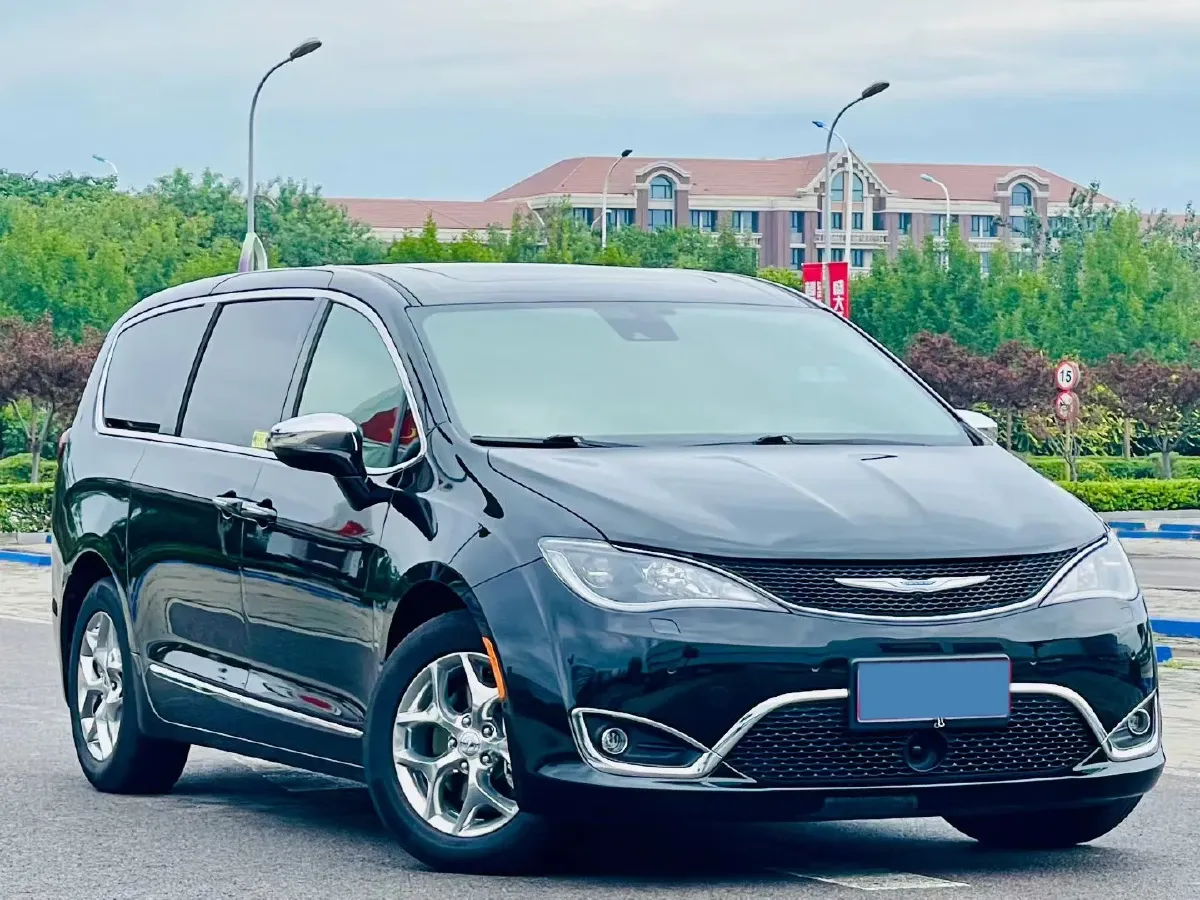2017 Chrysler Pacifica 3.6L 279HP V6 9AT,autocango,china used car exporter,china ev exporter,chinese used car exporter,chinese used ev exporter