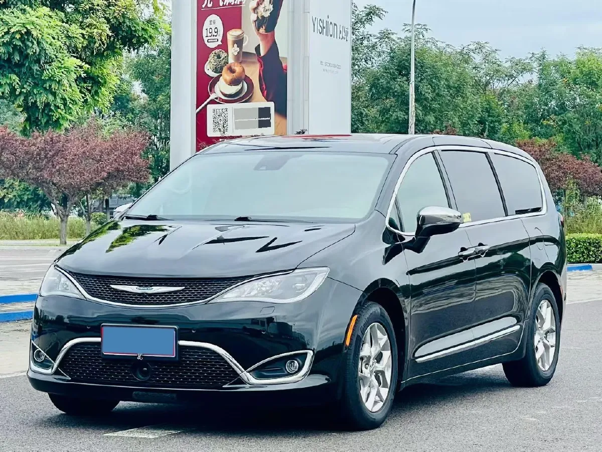 2017 Chrysler Pacifica 3.6L 279HP V6 9AT,autocango,china used car exporter,china ev exporter,chinese used car exporter,chinese used ev exporter