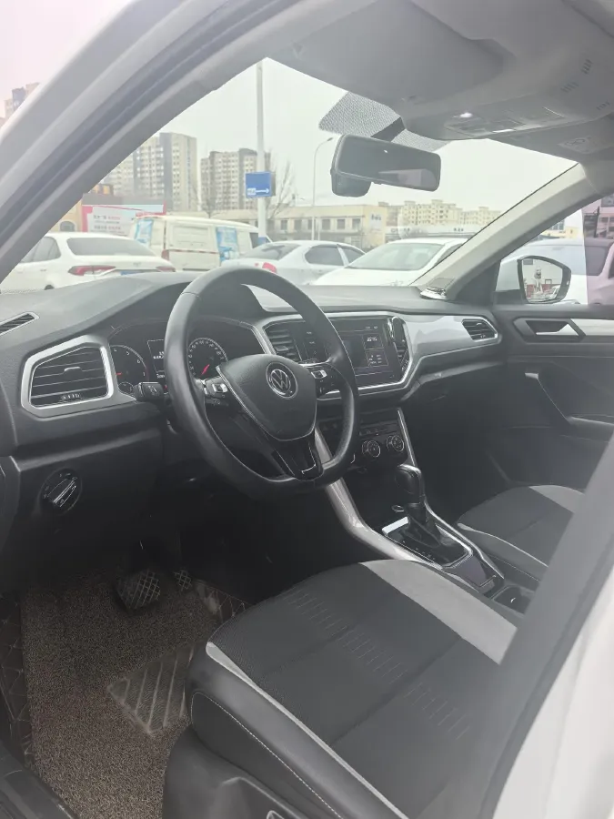 2021 Volkswagen T-Roc 1.4T 150HP L4 7DCT,autocango,china used car exporter,china ev exporter,chinese used car exporter,chinese used ev exporter