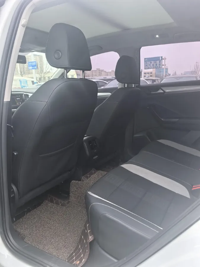 2021 Volkswagen T-Roc 1.4T 150HP L4 7DCT,autocango,china used car exporter,china ev exporter,chinese used car exporter,chinese used ev exporter