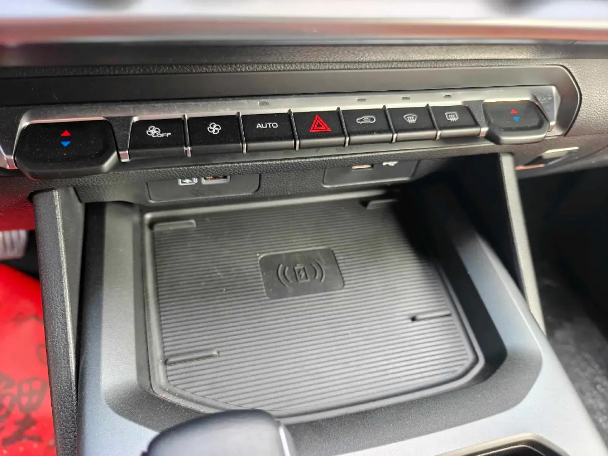 2023 Geely Okavango L 2.0T 218HP L4 7DCT,autocango,china used car exporter,china ev exporter,chinese used car exporter,chinese used ev exporter