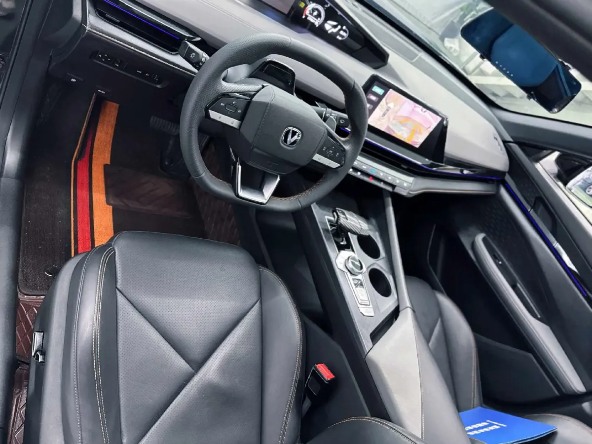 2022 ChangAn UNI-V 1.5T 188HP L4 7DCT,autocango,china used car exporter,china ev exporter,chinese used car exporter,chinese used ev exporter