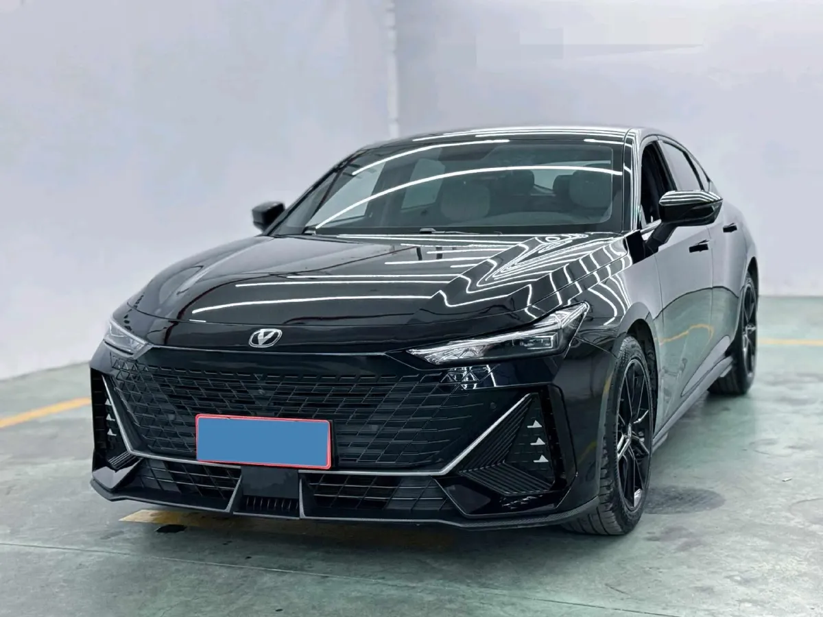 2022 ChangAn UNI-V 1.5T 188HP L4 7DCT,autocango,china used car exporter,china ev exporter,chinese used car exporter,chinese used ev exporter