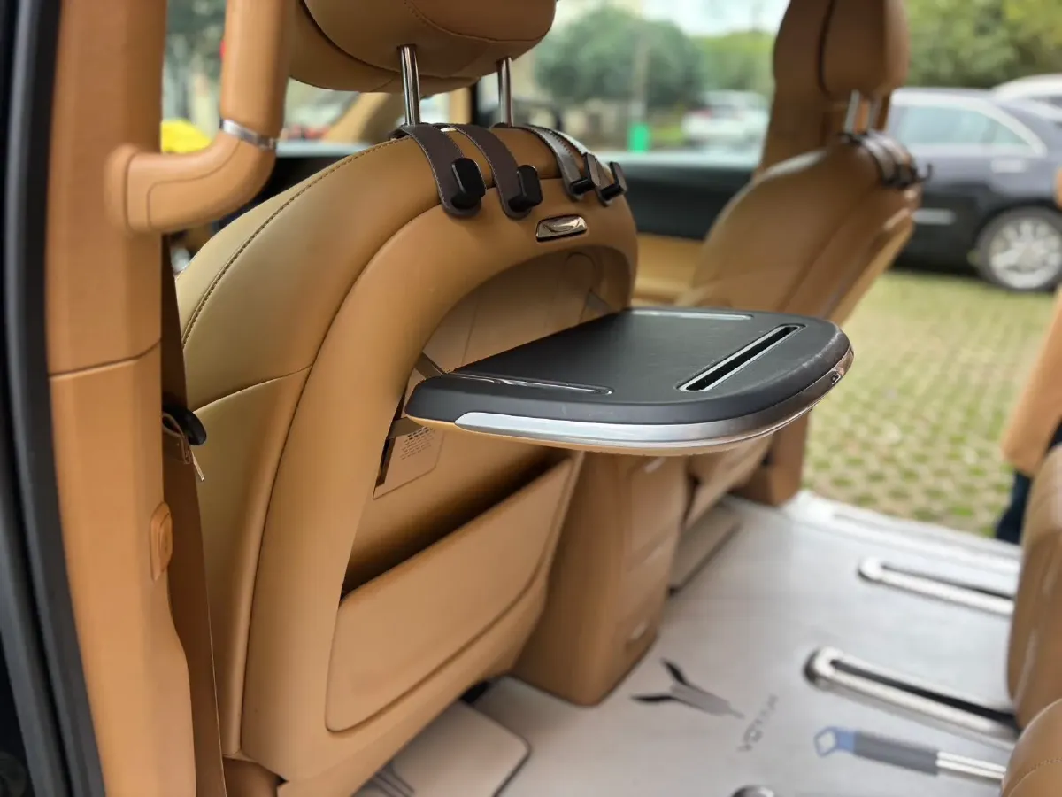 2024 Voyah Dream 1.5T 150HP L4 PHEV 43KWH,autocango,china used car exporter,china ev exporter,chinese used car exporter,chinese used ev exporter