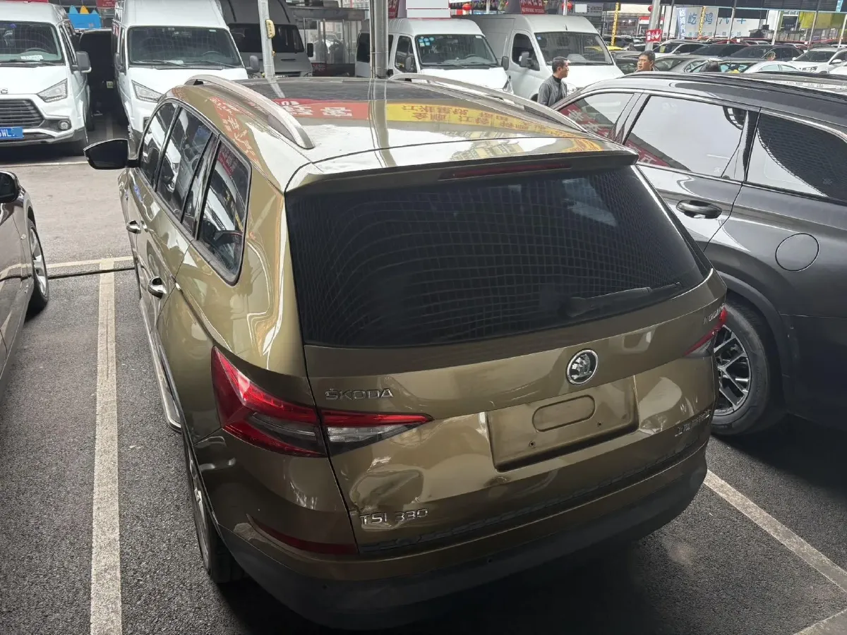 2017 Skoda Kodiak 1.8T 180HP L4 7DCT,autocango,china used car exporter,china ev exporter,chinese used car exporter,chinese used ev exporter