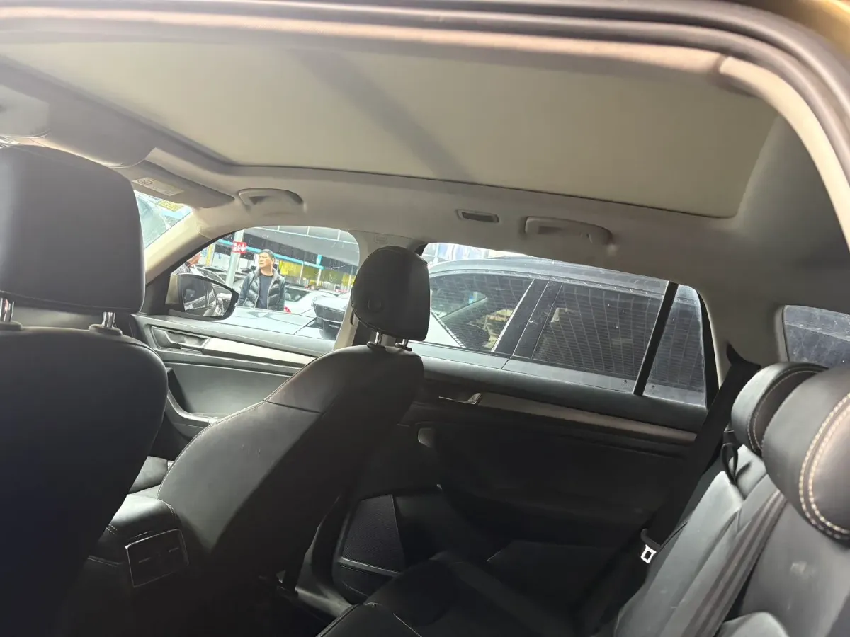 2017 Skoda Kodiak 1.8T 180HP L4 7DCT,autocango,china used car exporter,china ev exporter,chinese used car exporter,chinese used ev exporter