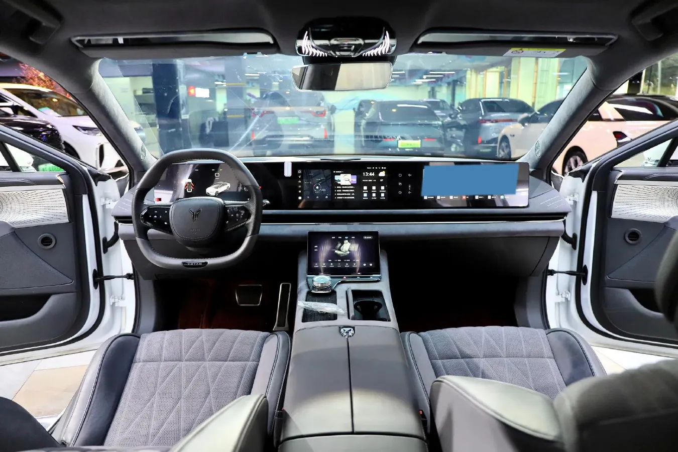 2023 Voyah ZhuiGuang BEV 108.73KWH,autocango,china used car exporter,china ev exporter,chinese used car exporter,chinese used ev exporter