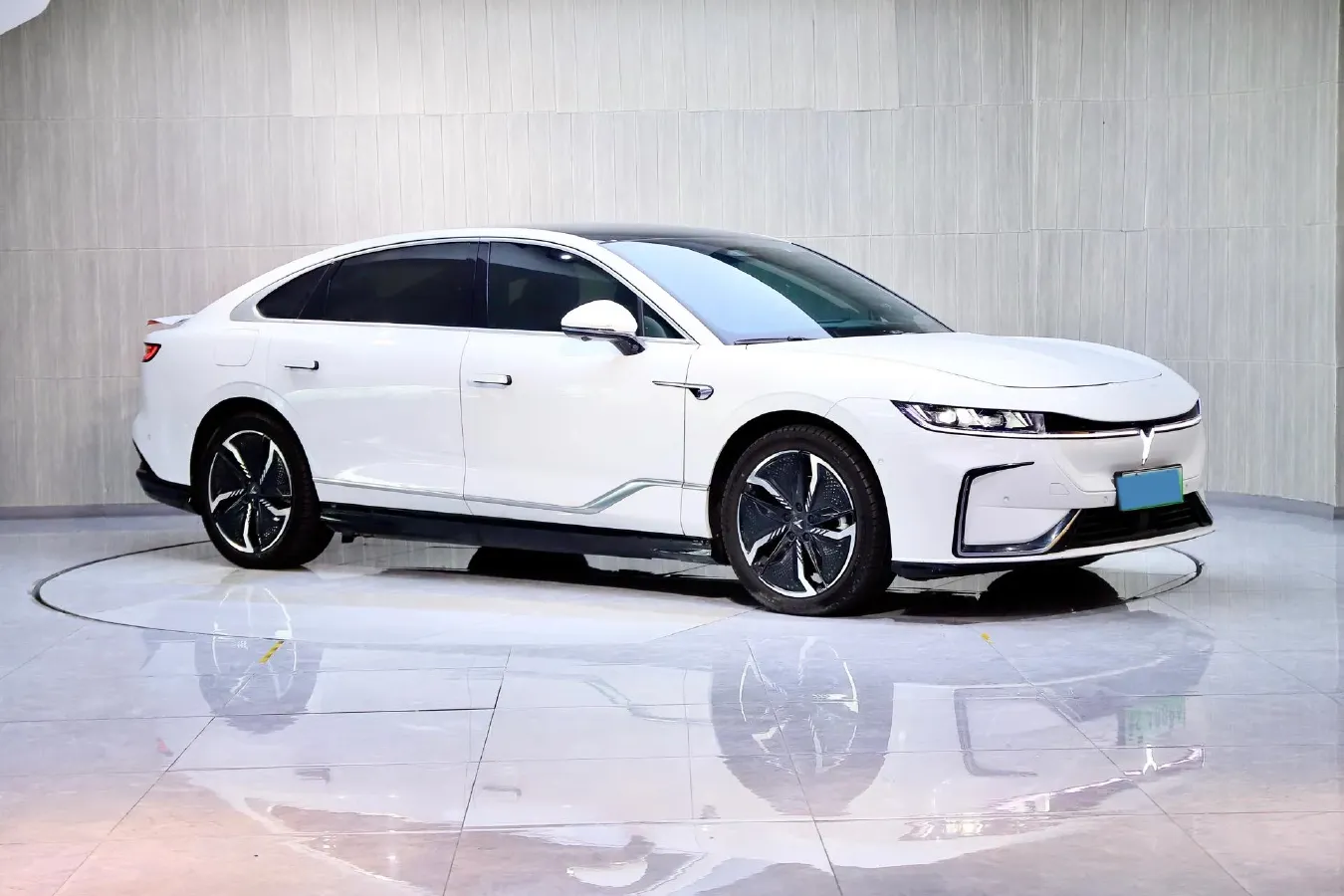 2023 Voyah ZhuiGuang BEV 108.73KWH,autocango,china used car exporter,china ev exporter,chinese used car exporter,chinese used ev exporter