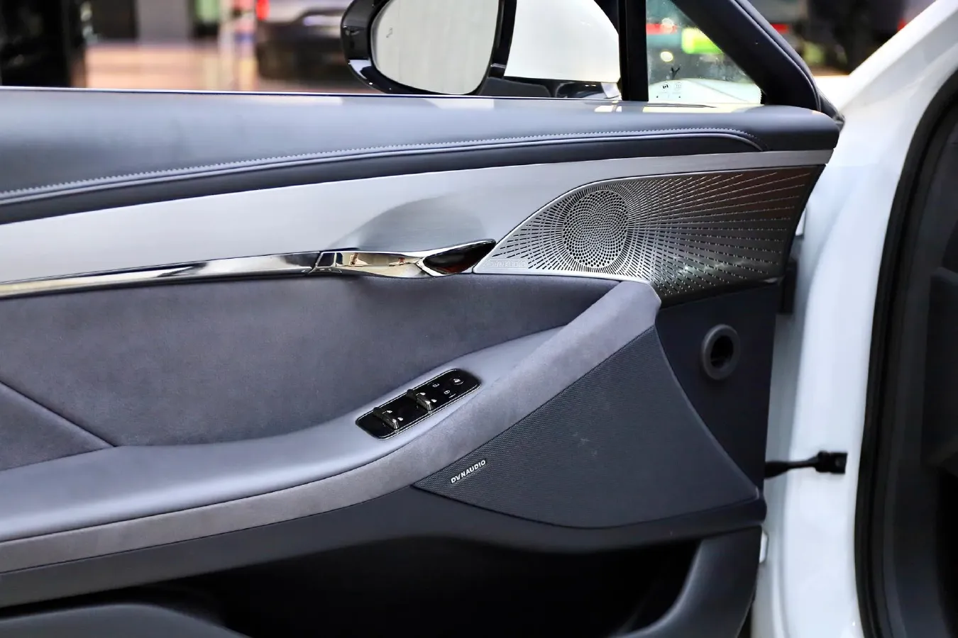 2023 Voyah ZhuiGuang BEV 108.73KWH,autocango,china used car exporter,china ev exporter,chinese used car exporter,chinese used ev exporter