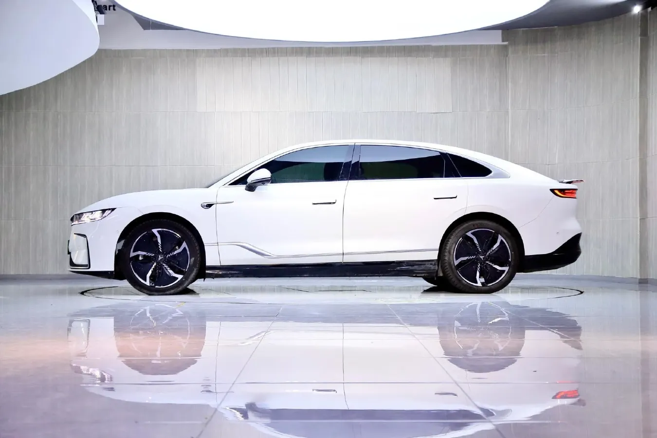 2023 Voyah ZhuiGuang BEV 108.73KWH,autocango,china used car exporter,china ev exporter,chinese used car exporter,chinese used ev exporter