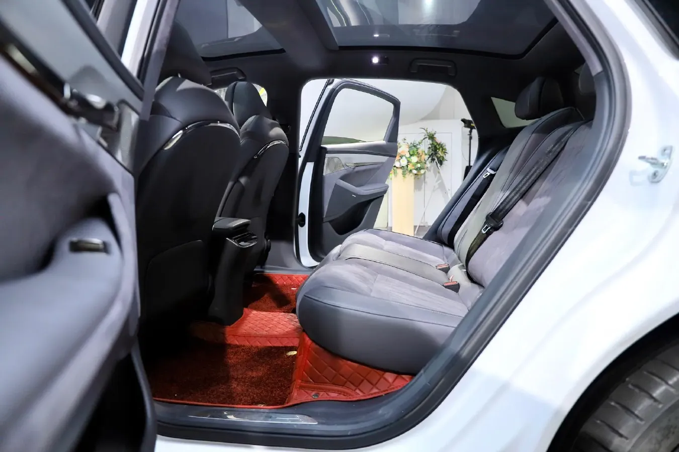 2023 Voyah ZhuiGuang BEV 108.73KWH,autocango,china used car exporter,china ev exporter,chinese used car exporter,chinese used ev exporter