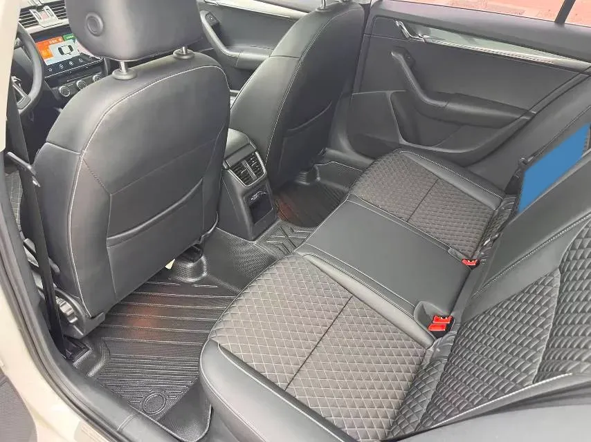 2018 Skoda Octavia 1.2T 116HP L4 7DCT,autocango,china used car exporter,china ev exporter,chinese used car exporter,chinese used ev exporter