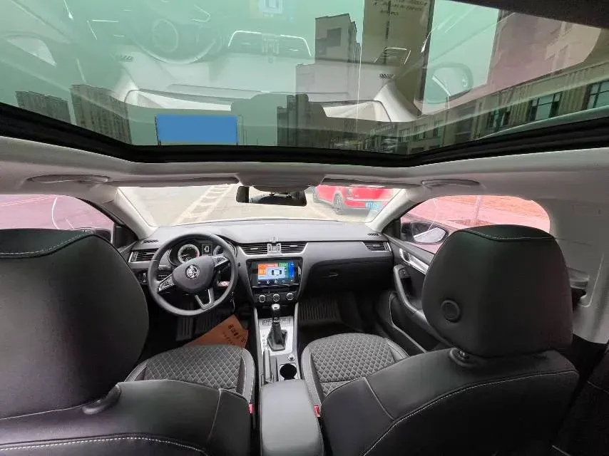 2018 Skoda Octavia 1.2T 116HP L4 7DCT,autocango,china used car exporter,china ev exporter,chinese used car exporter,chinese used ev exporter