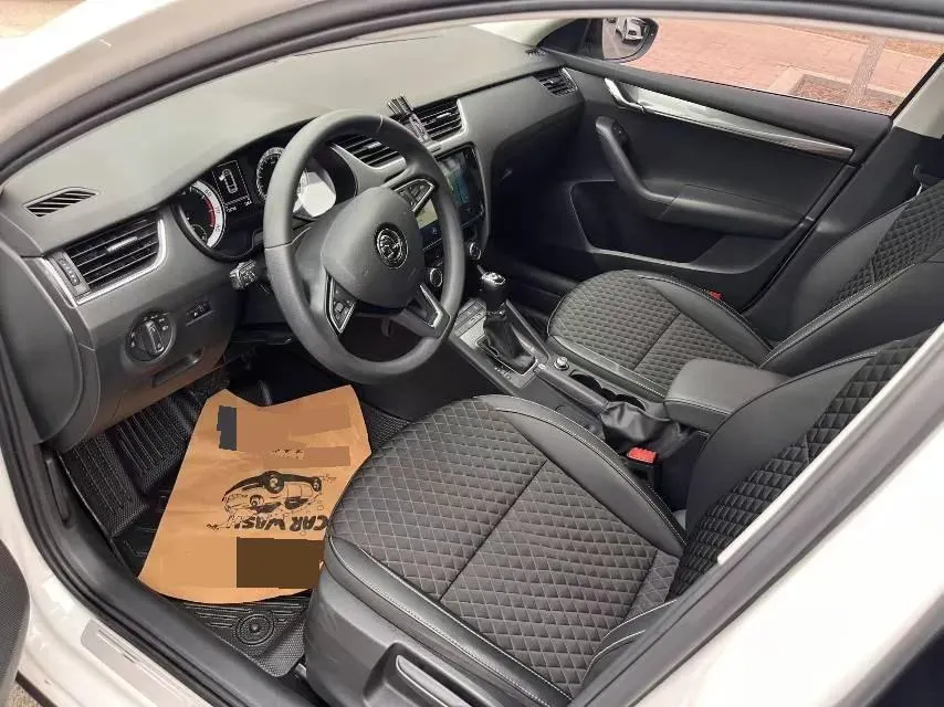 2018 Skoda Octavia 1.2T 116HP L4 7DCT,autocango,china used car exporter,china ev exporter,chinese used car exporter,chinese used ev exporter