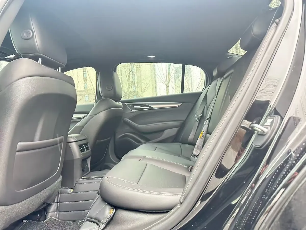 2025 Cadillac CT5 2.0T 237HP L4 10AT,autocango,china used car exporter,china ev exporter,chinese used car exporter,chinese used ev exporter