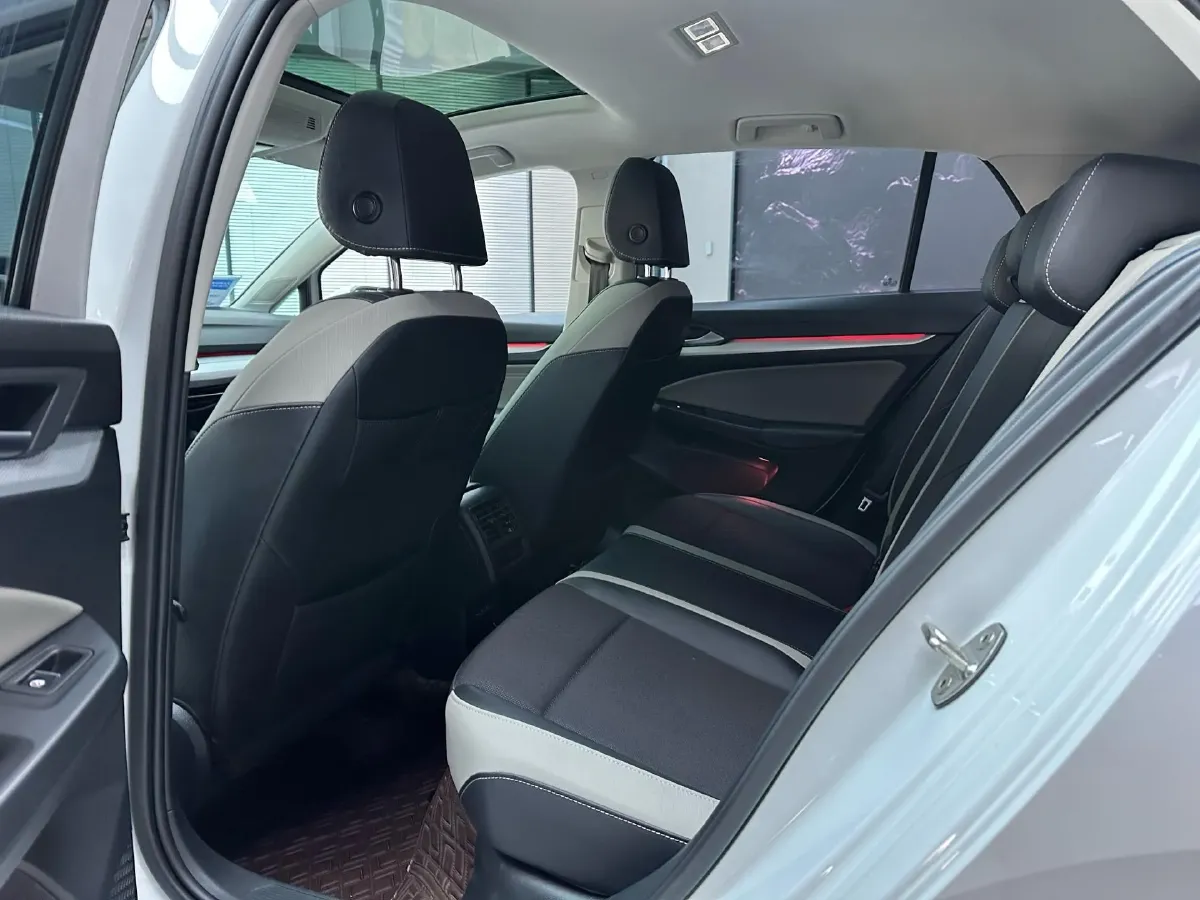 2023 Volkswagen Golf 1.4T 150HP L4 7DCT,autocango,china used car exporter,china ev exporter,chinese used car exporter,chinese used ev exporter