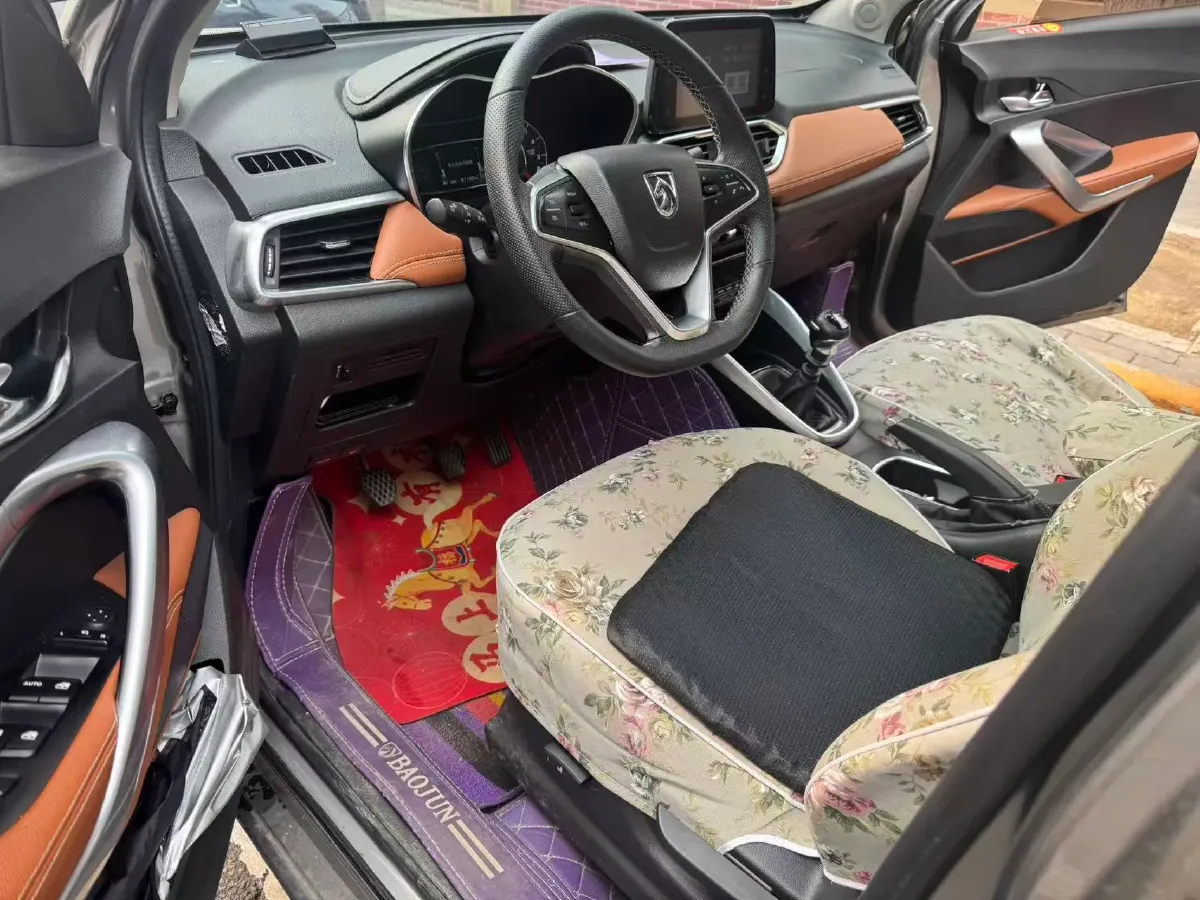 2017 BaoJun 310W 1.5L 105HP L4 6MT,autocango,china used car exporter,china ev exporter,chinese used car exporter,chinese used ev exporter